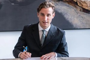 AG体育登录入口-官方：此前和罗马解约的博韦自由转会加盟沃特福德